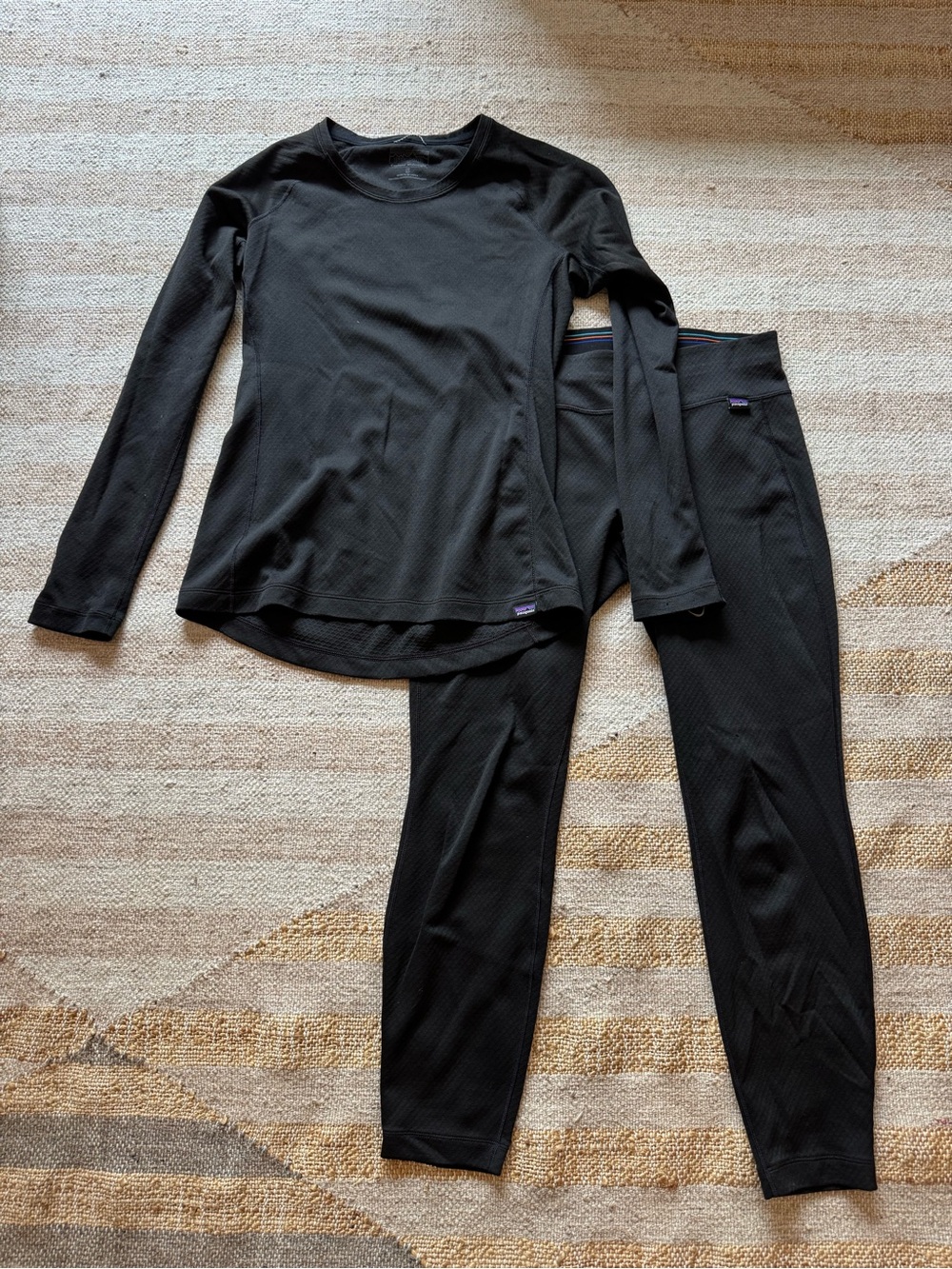 Patagonia Black Capilene Midweight too and bottoms set